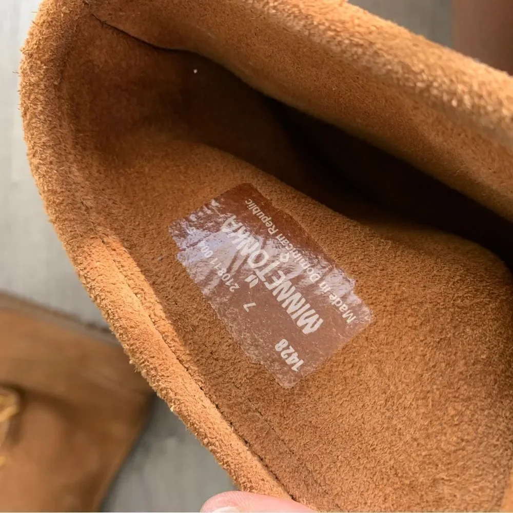 MINNETONKA BROWN SUEDE MOCCASIN BOOTS